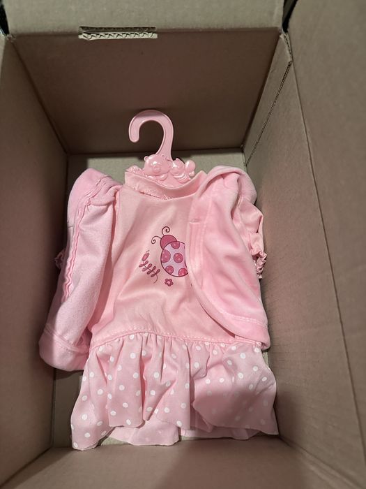 Bebelus cu 3 schimburi de haine 40