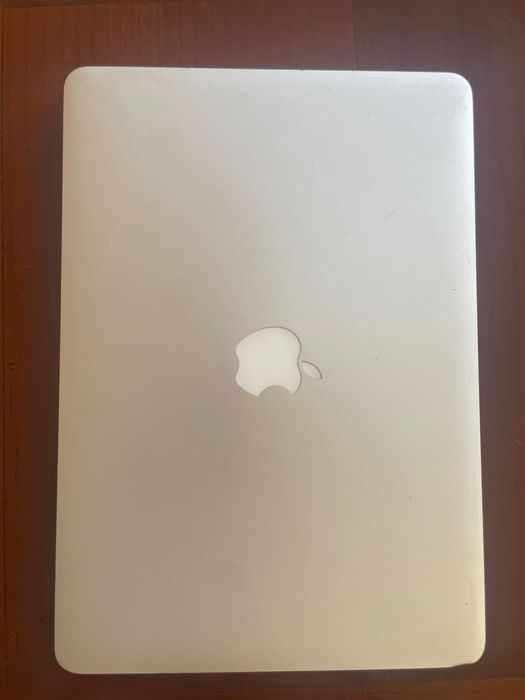 MacBook Air 13” (Early 2015) – Перфектен за работа, учене и пътуване!