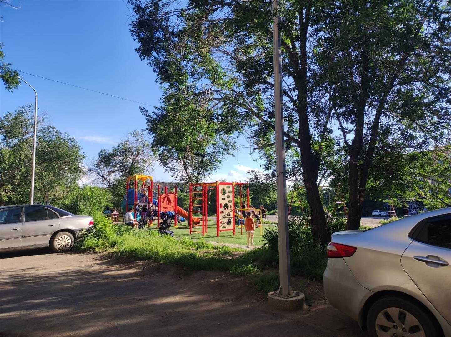 Продаю 2-комнатную квартиру в 21 микрорайоне.