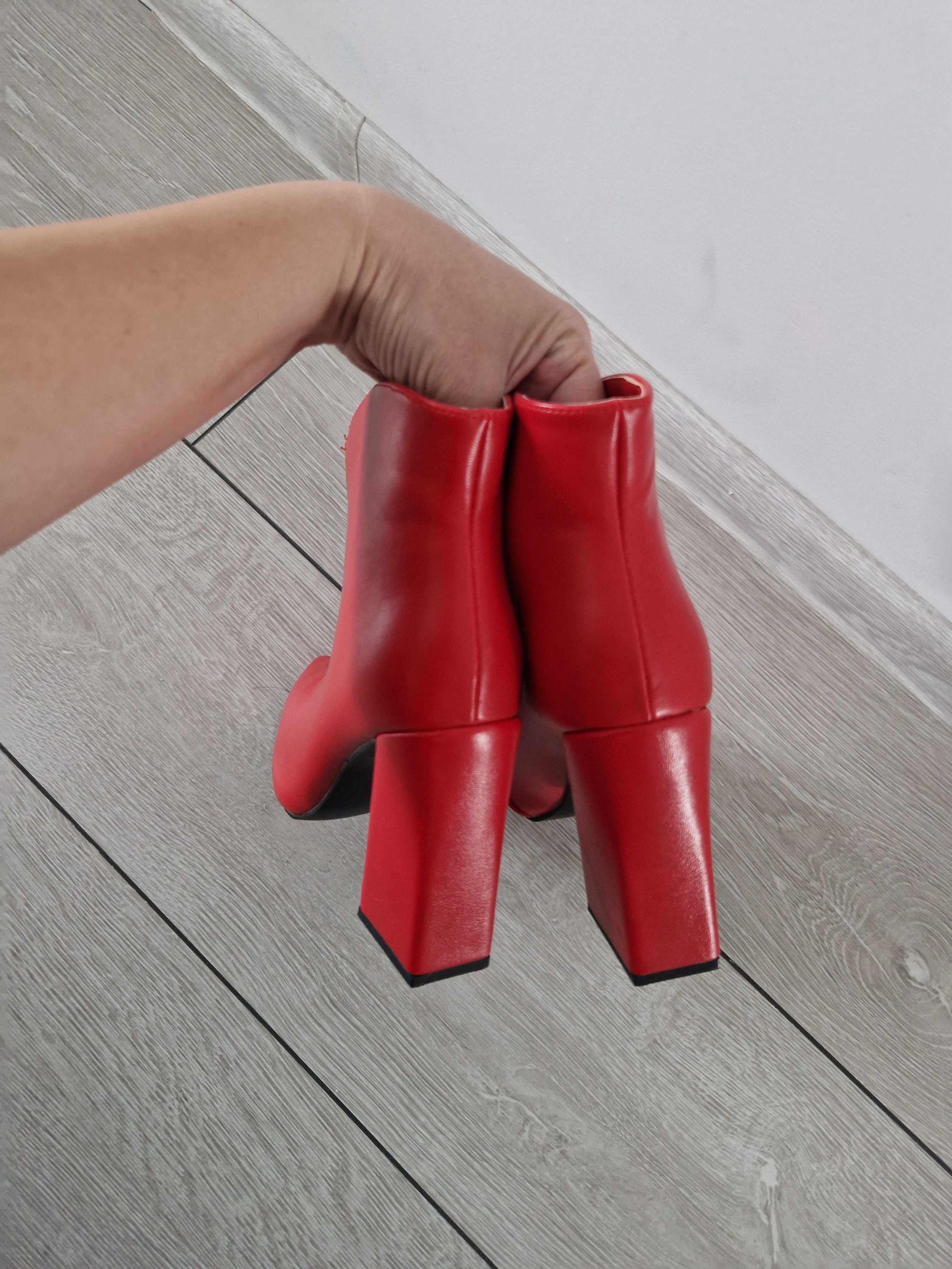 Botine / ghete rosii toc gros si varf ascutit marime 37