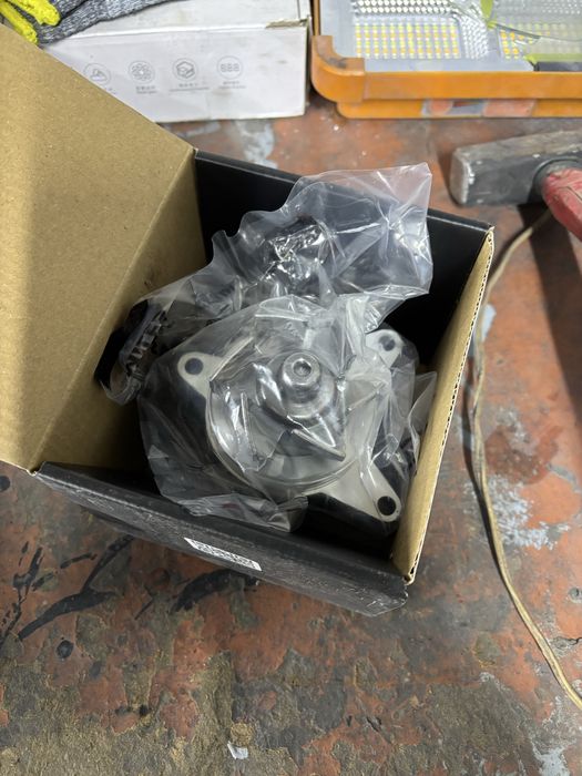 Новая водяная помпа мондео 3, 2 литра