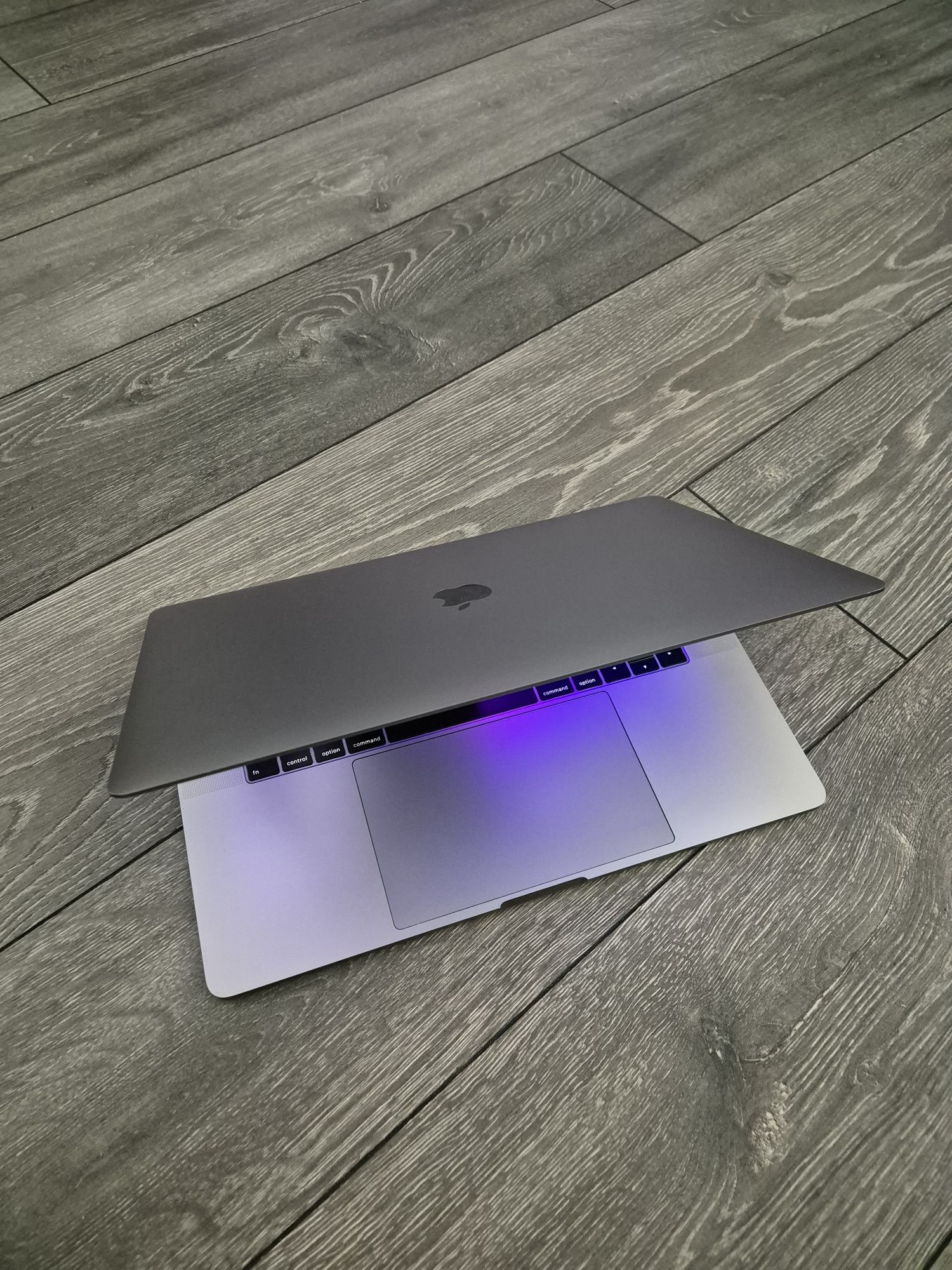 MacBook PRO 15" i9  2019, A1990, 16 GB RAM, 500 GB SSD