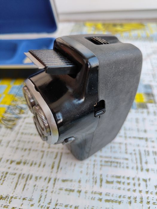 Aparat de ras electric rusesc