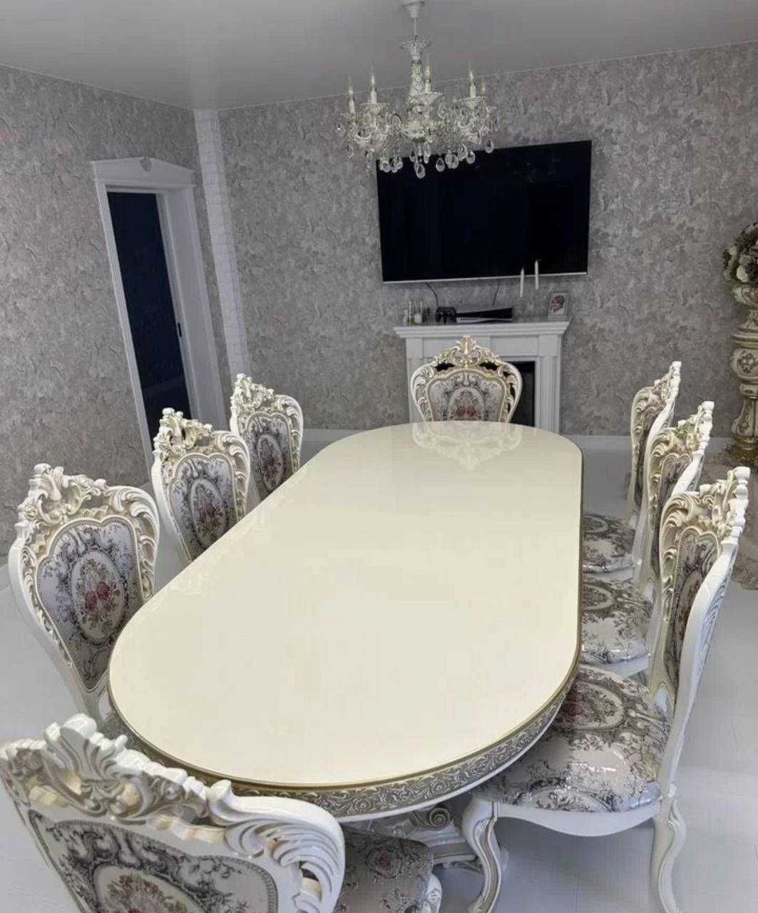 Продам Гостиный стол со стульями.