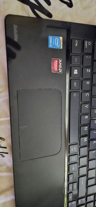laptop Toshiba satellite i3 gen 4