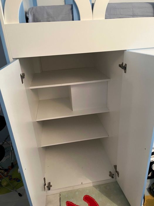 Дизайнерско двуетажно легло–локомотив