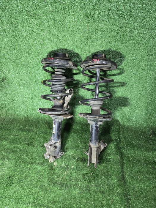 Амортизаторы стойки всборе передние Ниссан Максима Цефиро А33 maxima