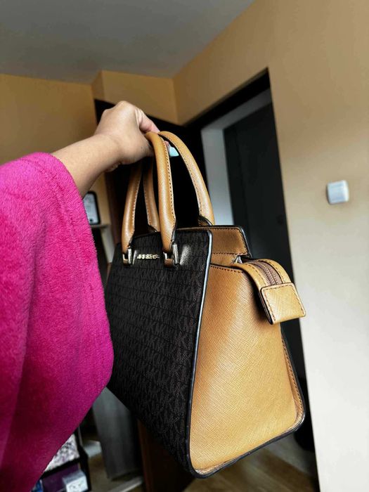 Оригинална чанта Michael Kors – отлично състояние