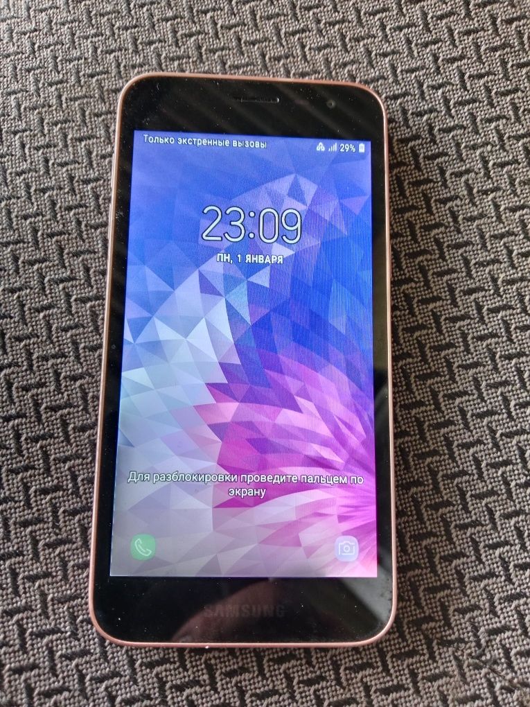 Продам Самсунг J2 Core