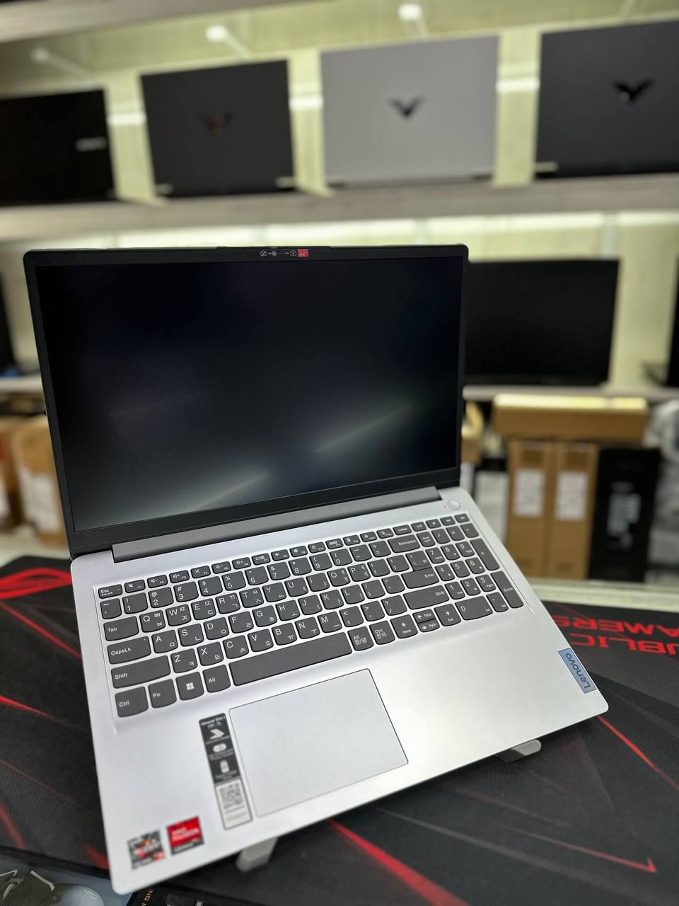 LENOVO ideapad super narx!!!15,6 FHD / Ryzen 5 5500U /8 GB/256 GB