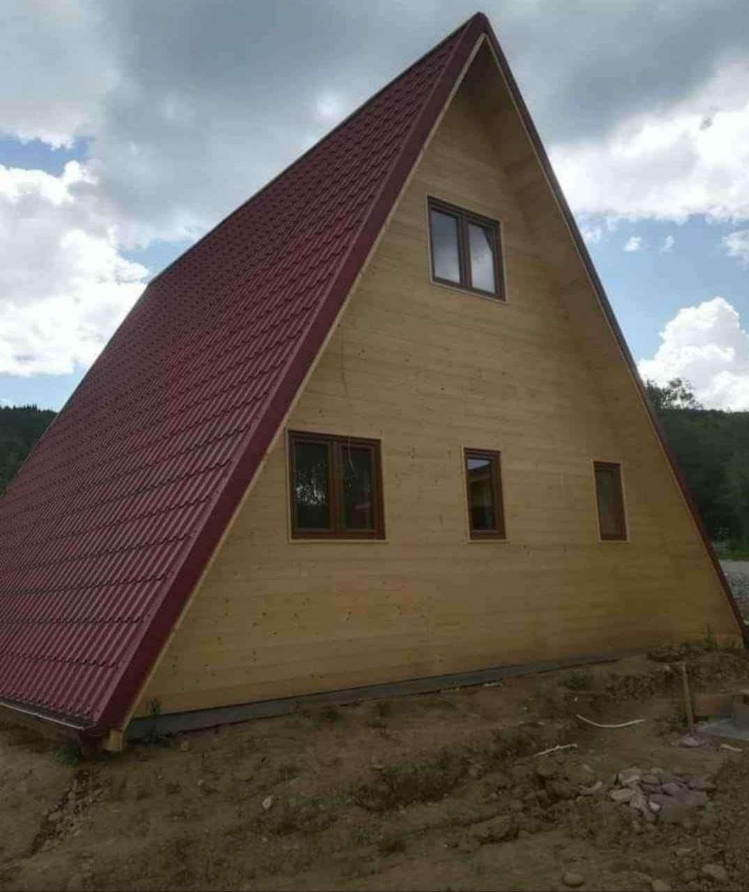 Vand case pe structura de lemn 9 x 8m