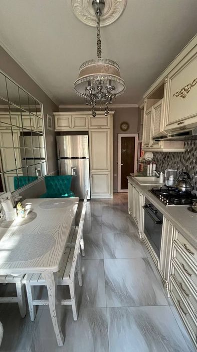 Продаётся квартира в Мирзо Улугбеке Ор Максим Горький!