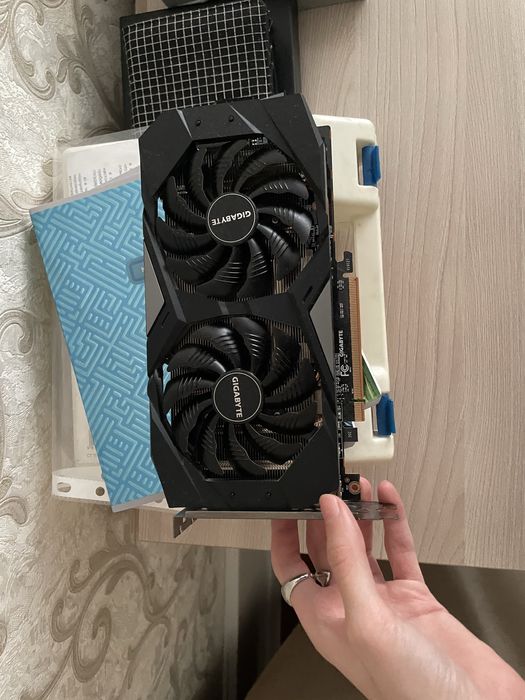 Видеокарта Gigabyte Radeon RX 5600xt 6gb