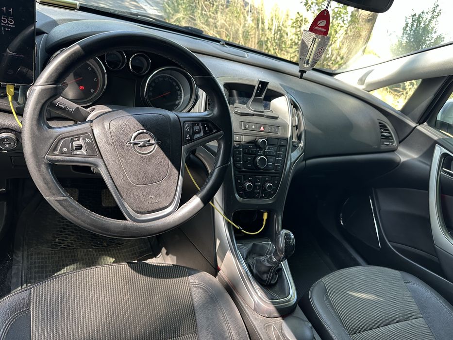 Opel Astra J 2011 1.7CDTI