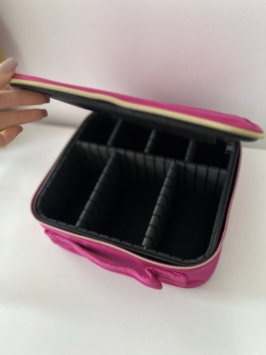 Portfard roz nou, elegant si practic