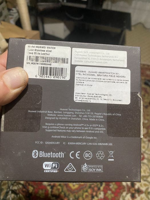 Ceas smartwatch Huawei W1 sigilat in cutie