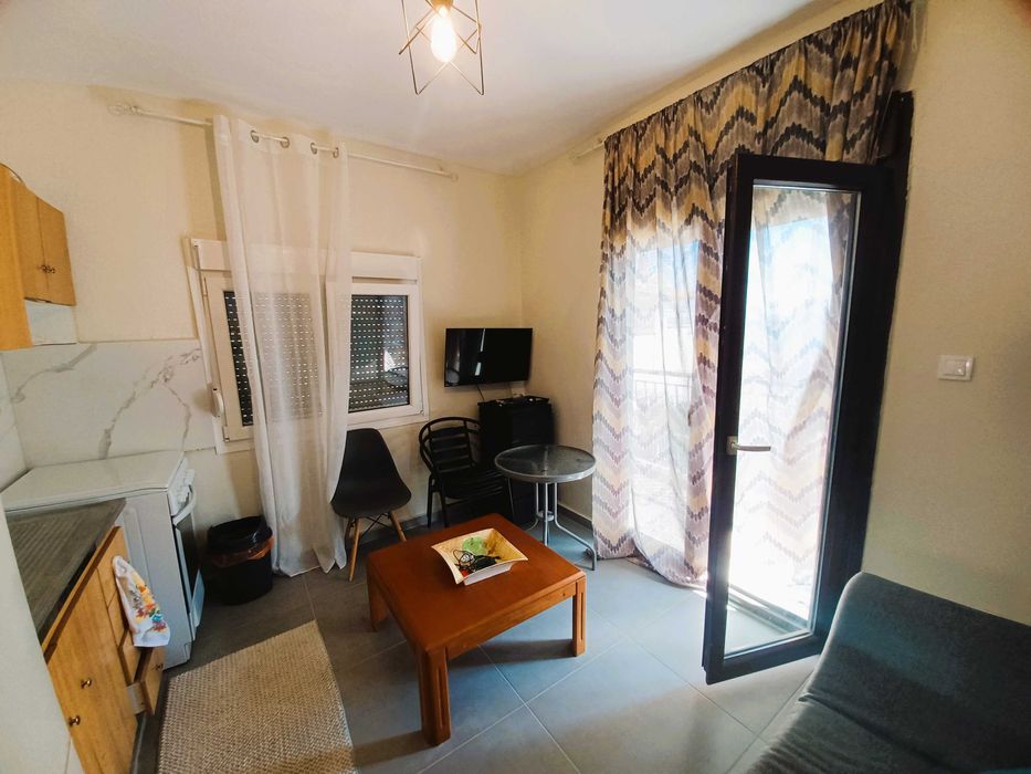 Продава 6 апартамента за бизнес туризъм до морето ПаралияВрасна,Гърция