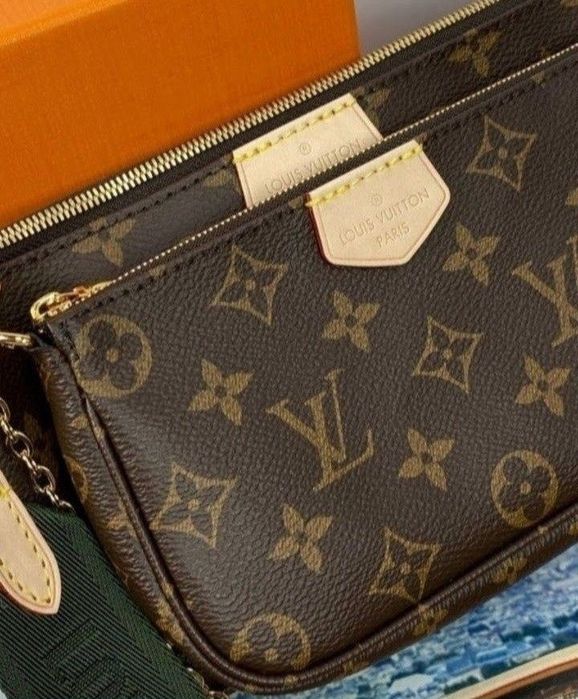 Geanta 3 in 1,super model,curea detasabila,saculet, etichetă