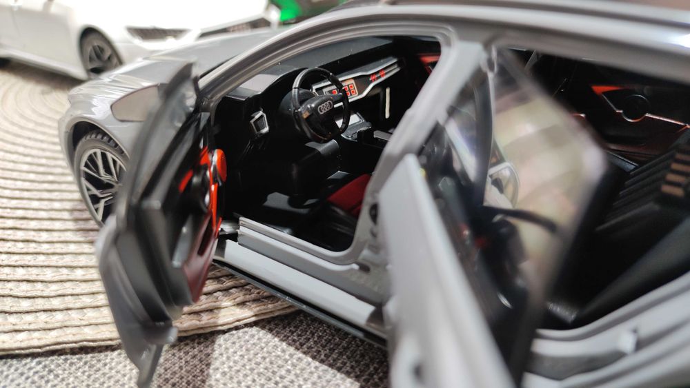 Метални колички – Audi RS6. Мащаб 1:24.