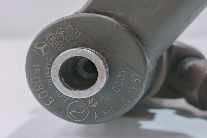 Injector  A6110701387 Mercedes-Benz C-Class W203/S203/CL203 (facelift