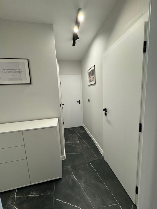 Дава се под наем Тристаен апартамент в Пловдив, Съдийски - 80 кв.м за 612 € - Снимка #1