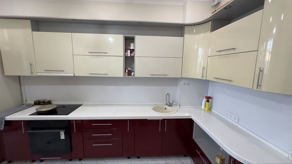 Продается кухонный гарнитур в хорошем состоянии