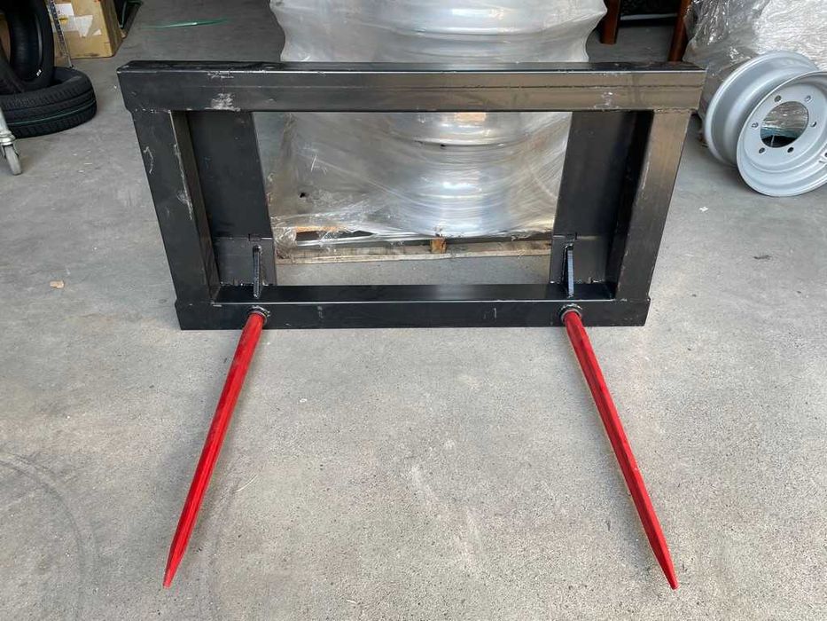 Furca pentru incarcat baloti cu tepuse incluse prindere orice tractor