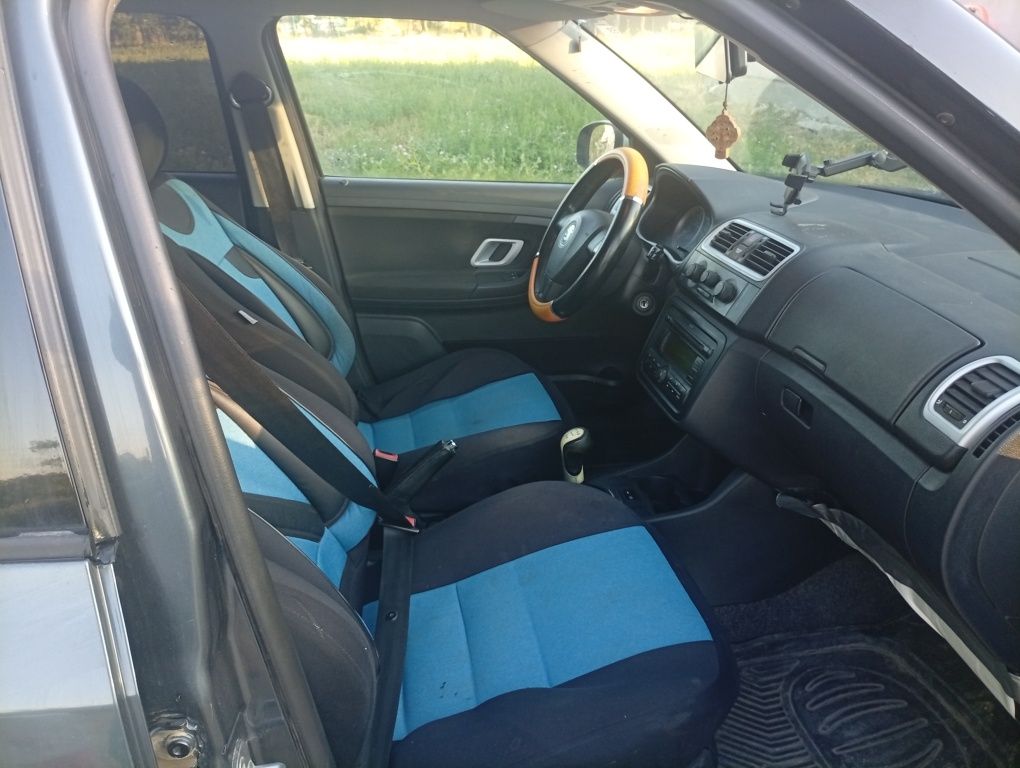 Vând Fabia 1.4 tdi