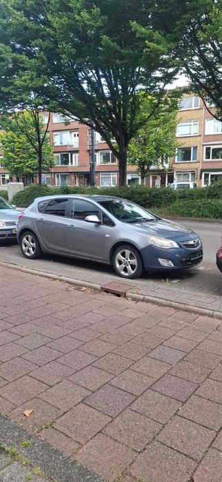 Opel astra J 2010