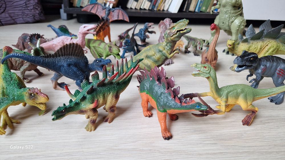 Dinozauri diverse mărimi