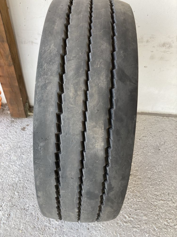 Гума за камион 245-70-17.5
