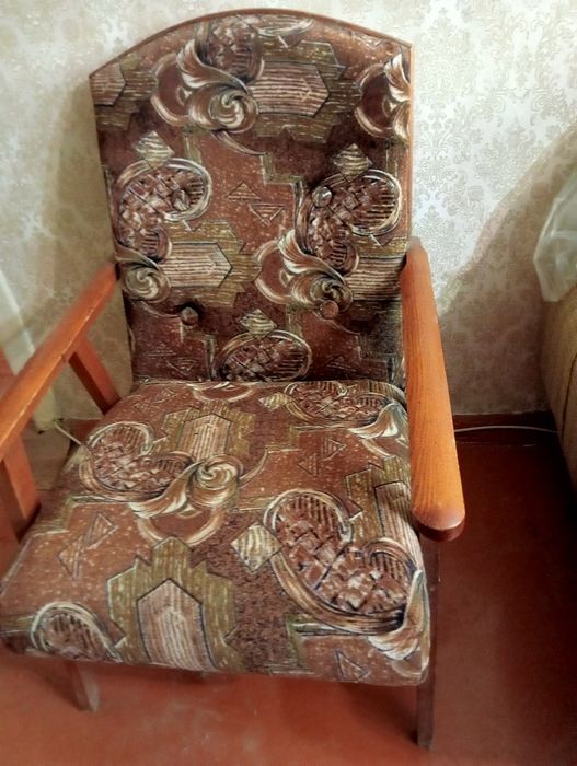 Кресла качественные  2 шт