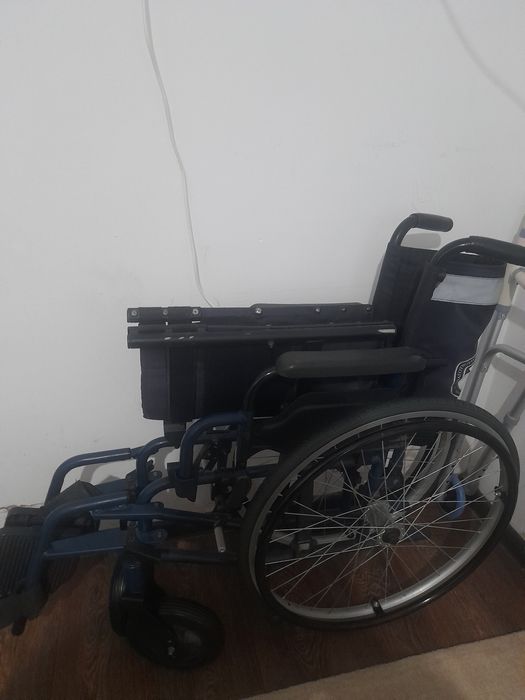 Продам инвалидное кресло коляску