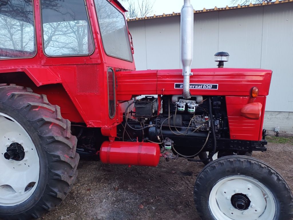 Tractor u650+ plug