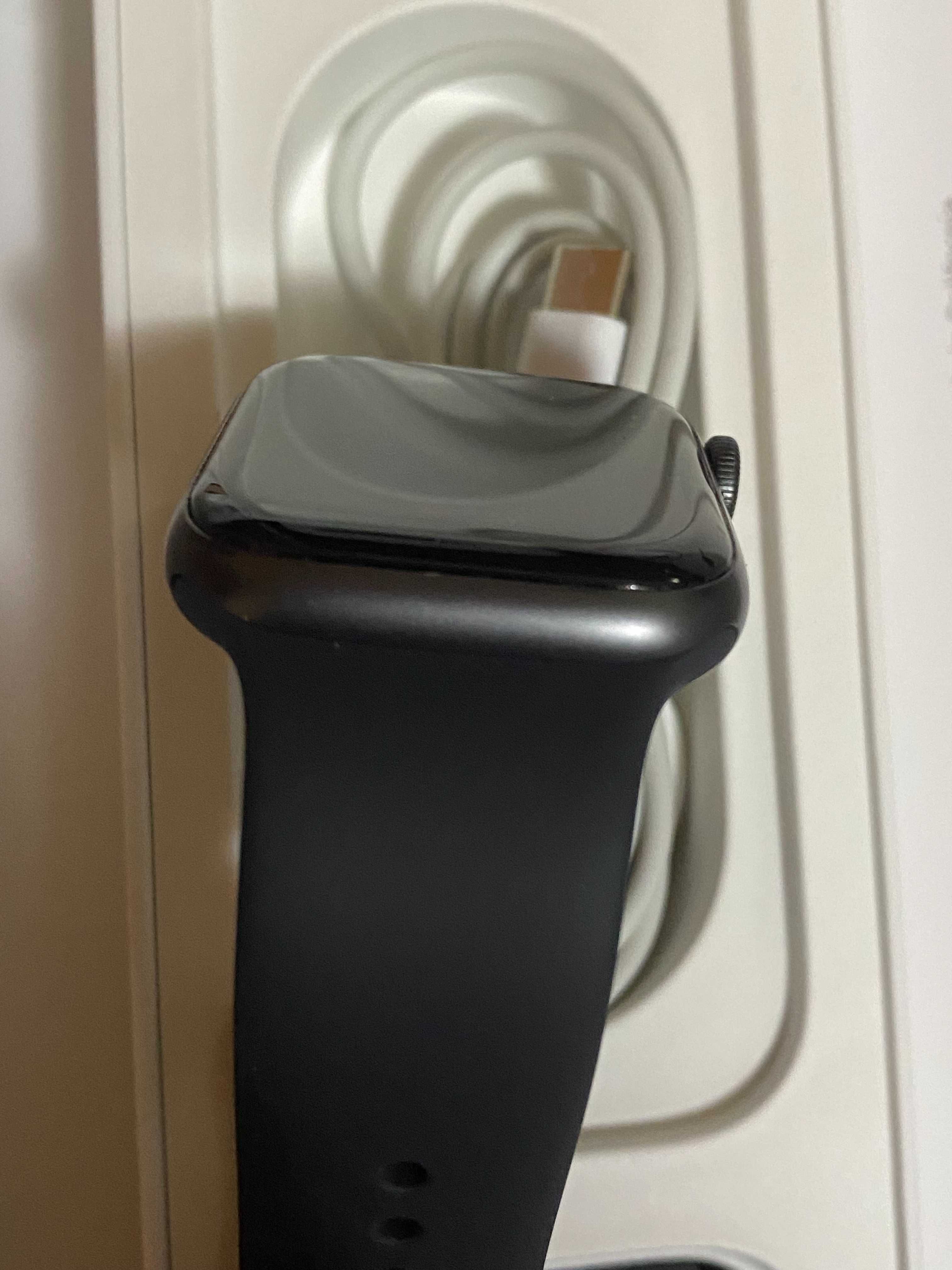 Apple Watch SE 44mm Black  Model A2352