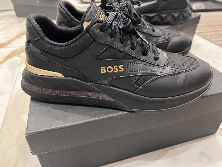 Кроссовки Boss  42 размер, оригинал, в отличном состоянии