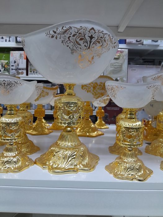 Продам новый комплект посуды Богема