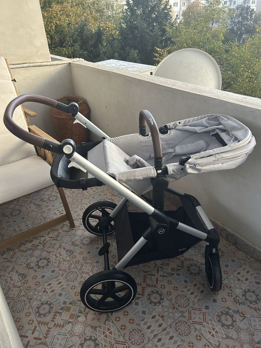 Cybex Eos Lux Silver