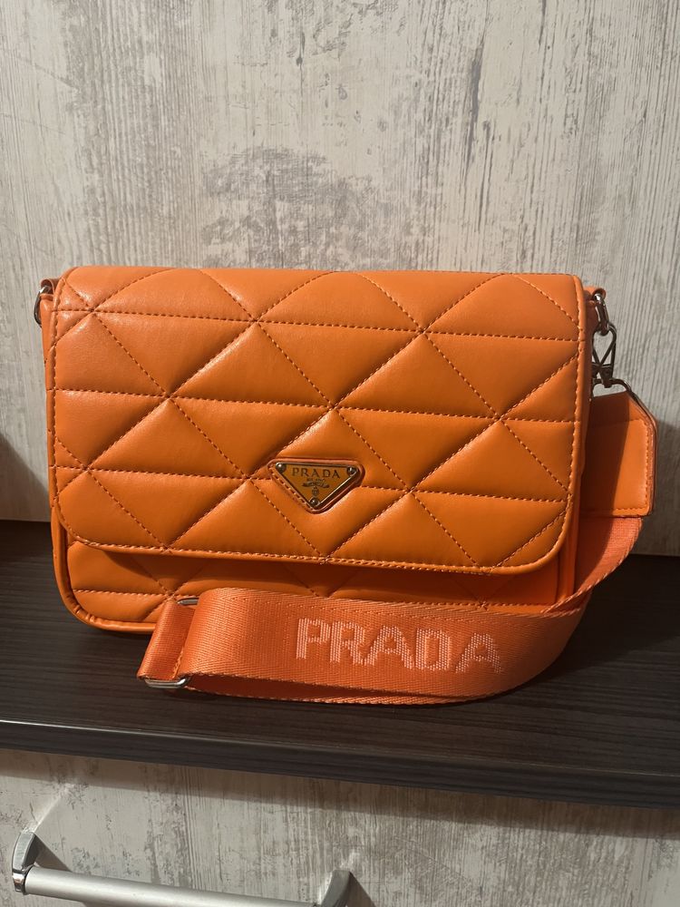 PRADA дамска чанта