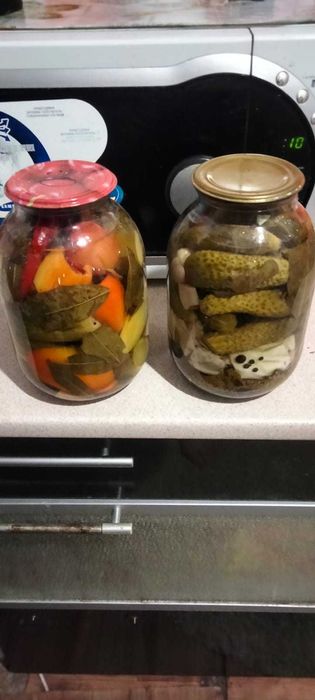 Продам соленья огурцы помидоры