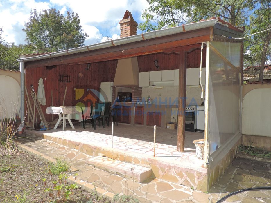 Чудесна къща, гр. Приморско, вилната зона