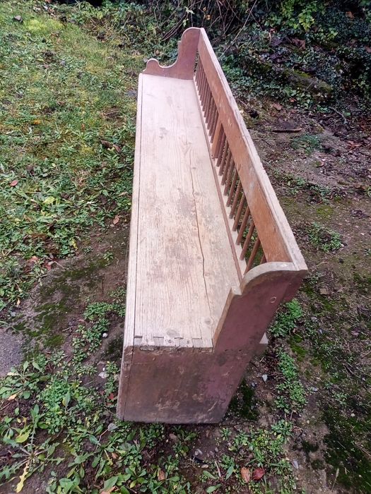 Canapea și banca veche