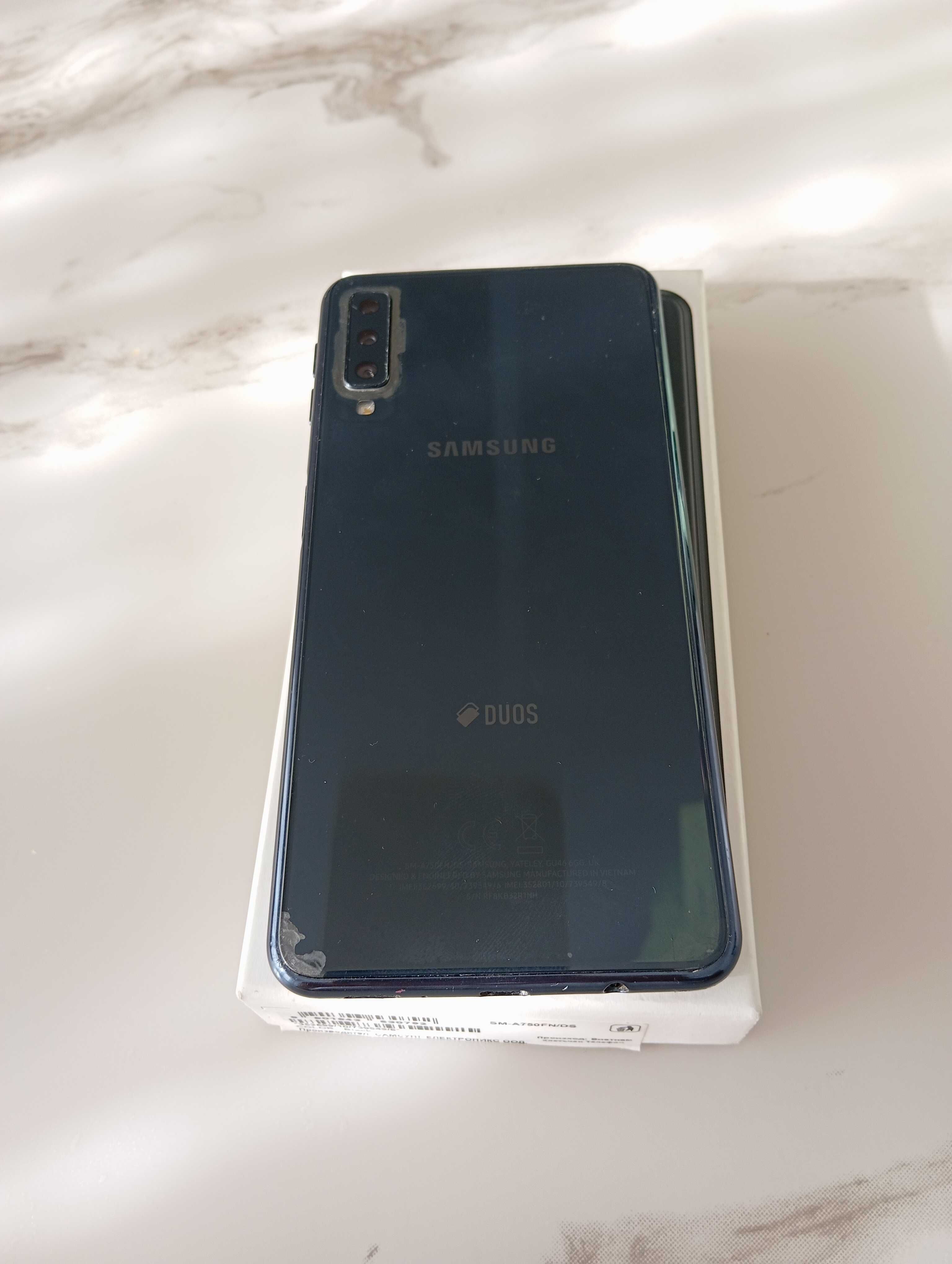 Продавам Samsung galaxy A7