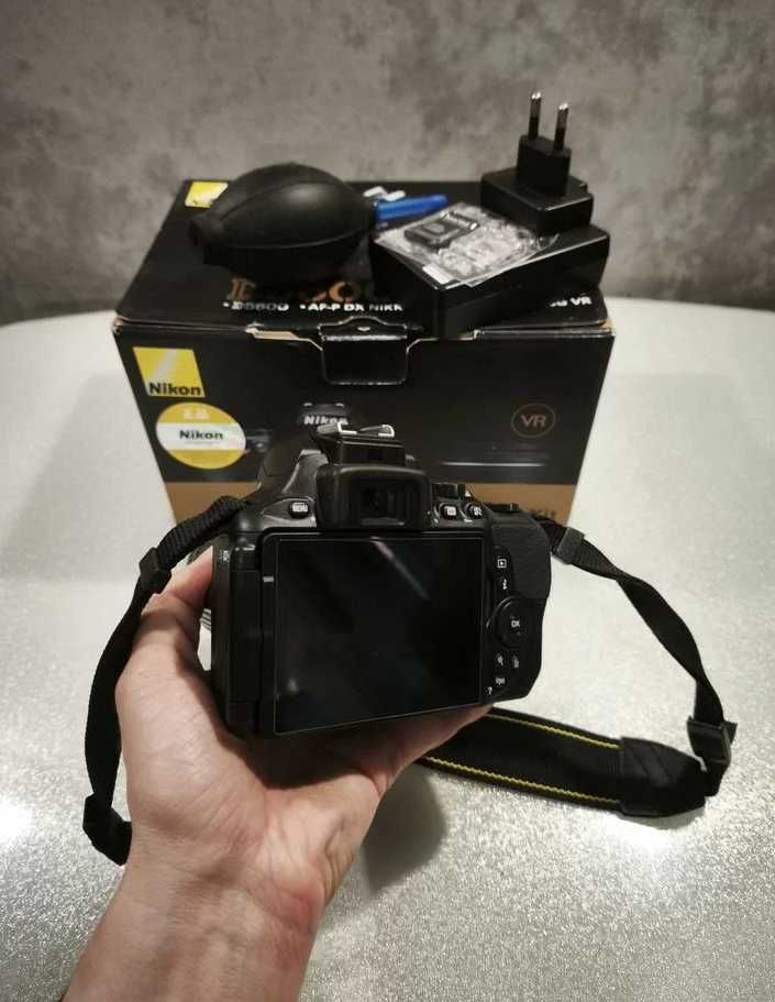 Зеркальный фотоаппарат Nikon D5600 kit 18-55mm