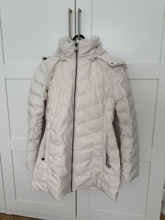 Бяло зимно яке Zara