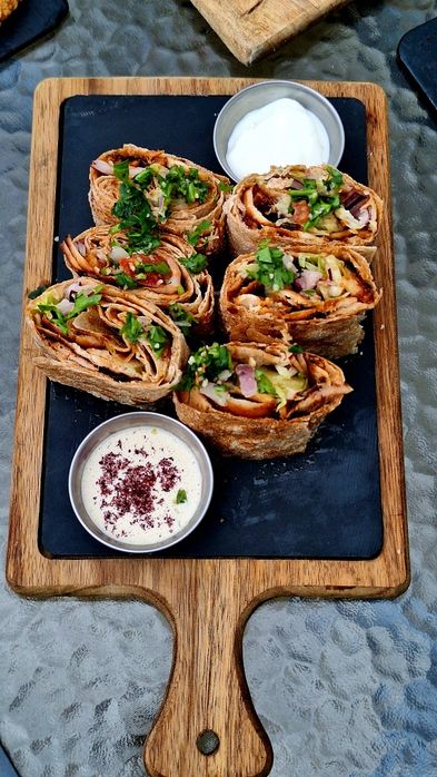 CATERING  burgeri ufo, crispy,frigarui de pui libaneze!