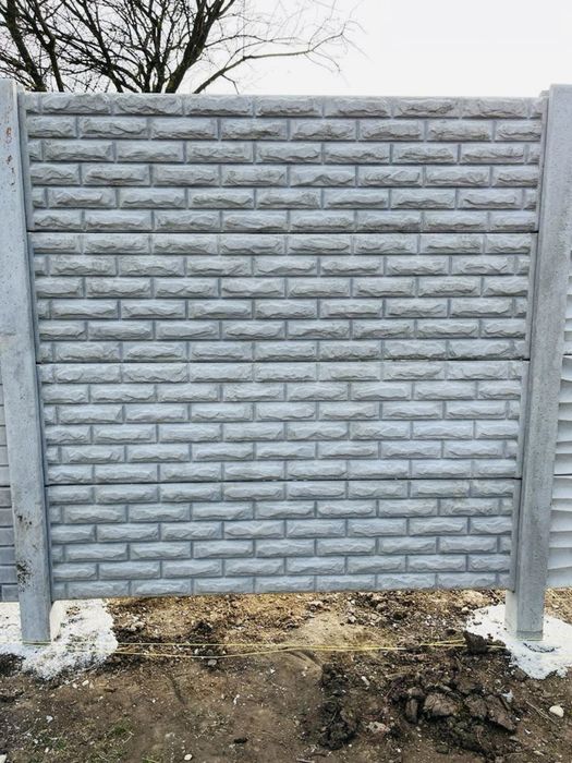 Garduri de vanzare  din placi si stalpi beton