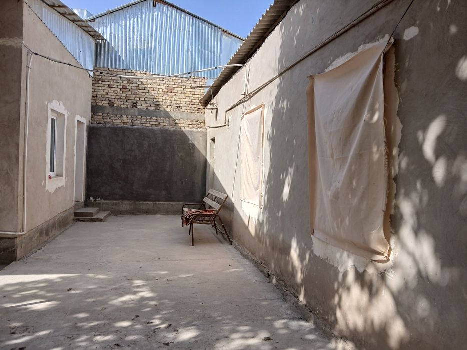 Uchastka sotiladi