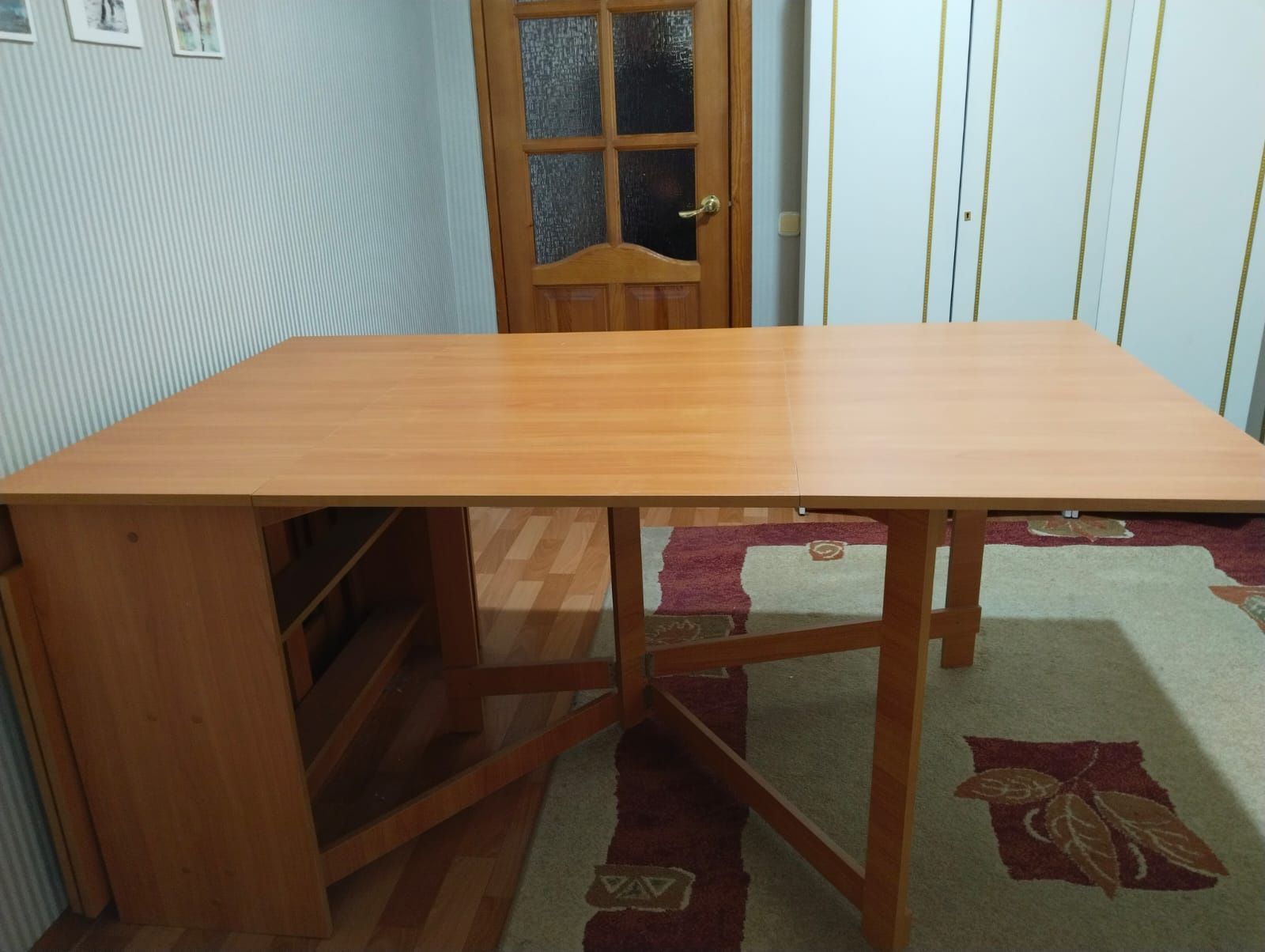 Стол раскладной. 3 м.