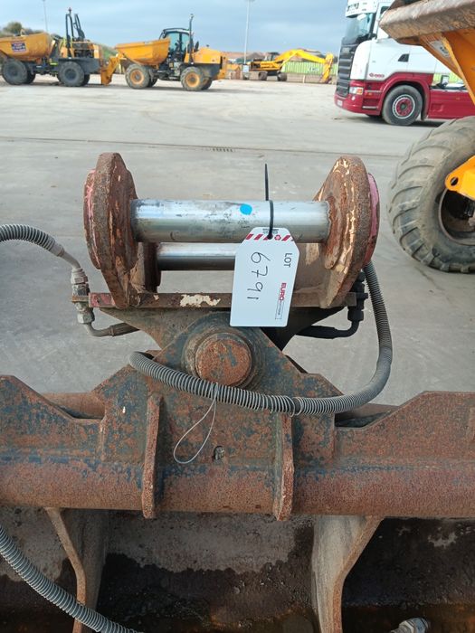 Vând cupe de excavator
